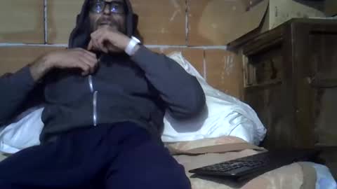 Snapshot of gicobest chatting on December 23, 2025, 7:50 am Corrado online show from December 23, 2025, 7:50 am