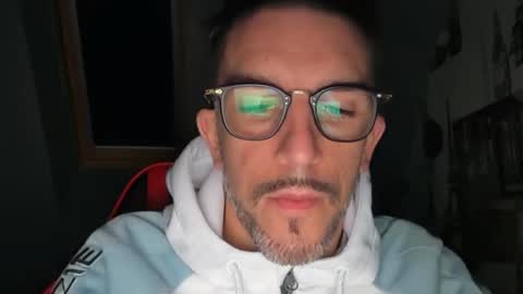 Gigi online show from November 22, 2025, 5:39 am