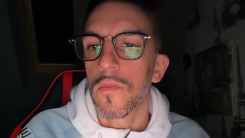 Gigi online show from November 23, 2025, 3:50 am