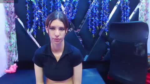 Snapshot of gigi_glase chatting on September 16, 2025, 9:27 pm gigi glase online show from September 16, 2025, 9:27 pm