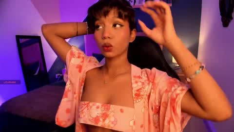 GIGI online show from December 19, 2025, 1:23 am