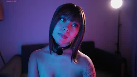 GIGI online show from April 13, 2026, 1:22 am