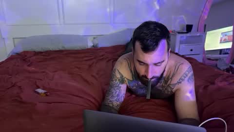 GigiMichaels online show from October 25, 2025, 1:35 am