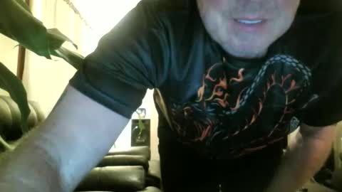 Snapshot of gimmmieoooo chatting on January 3, 2025, 11:35 am gimmmieoooo online show from January 3, 2025, 11:35 am