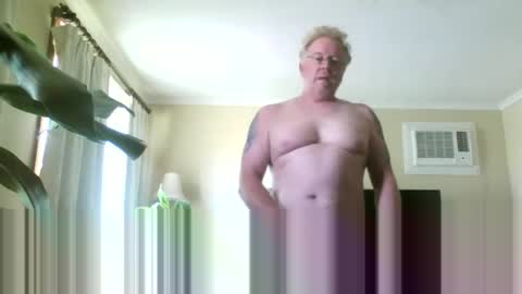 Snapshot of gimmmieoooo chatting on January 5, 2025, 12:09 am gimmmieoooo online show from January 5, 2025, 12:09 am