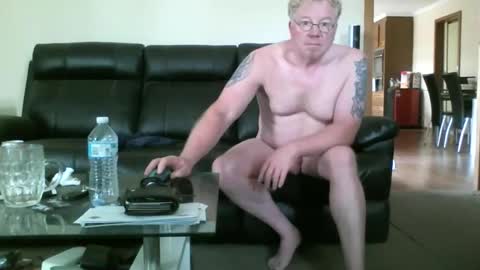 Snapshot of gimmmieoooo chatting on February 2, 2025, 3:43 am gimmmieoooo online show from February 2, 2025, 3:43 am