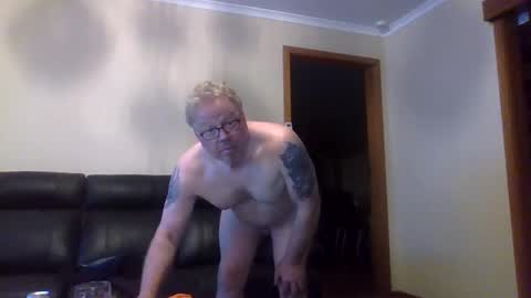 Snapshot of gimmmieoooo chatting on October 9, 2025, 8:56 am gimmmieoooo online show from October 9, 2025, 8:56 am