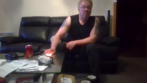 Snapshot of gimmmieoooo chatting on October 10, 2025, 8:57 am gimmmieoooo online show from October 10, 2025, 8:57 am