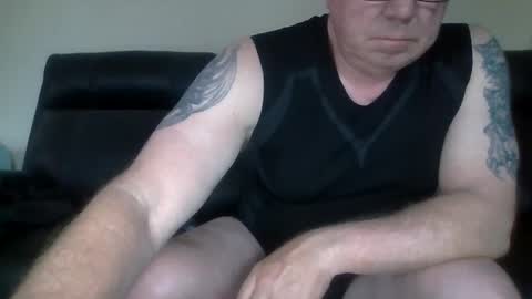 Snapshot of gimmmieoooo chatting on December 1, 2025, 7:02 am gimmmieoooo online show from December 1, 2025, 7:02 am