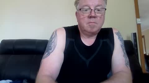 Snapshot of gimmmieoooo chatting on February 8, 2026, 1:53 am gimmmieoooo online show from February 8, 2026, 1:53 am