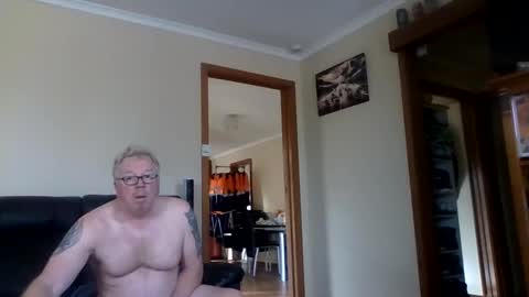 Snapshot of gimmmieoooo chatting on May 16, 2026, 12:40 am gimmmieoooo online show from May 16, 2026, 12:40 am