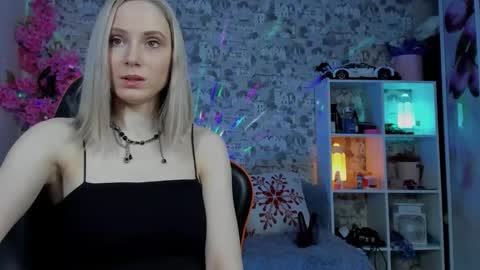 Gina online show from April 15, 2026, 1:23 am