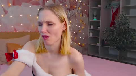Snapshot of ginaa_lovely chatting on December 21, 2024, 11:11 am Gina online show from December 21, 2024, 11:11 am