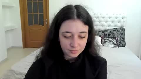 Kate online show from October 1, 2025, 10:43 am