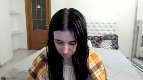 Kate online show from October 27, 2025, 8:40 am