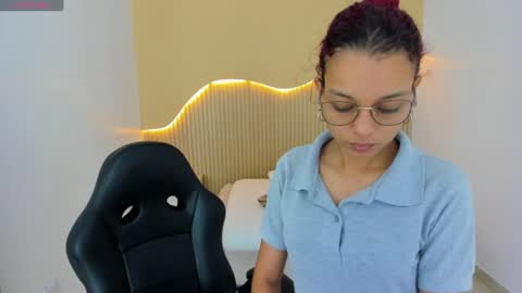 Snapshot of ginamorelo chatting on July 1, 2026, 1:24 pm G I A N A online show from July 1, 2026, 1:24 pm