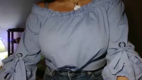 GinaONeon online show from November 10, 2025, 7:46 pm