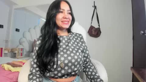 Snapshot of ginebra_ness chatting on February 18, 2026, 12:56 pm Ginebra Ness online show from February 18, 2026, 12:56 pm