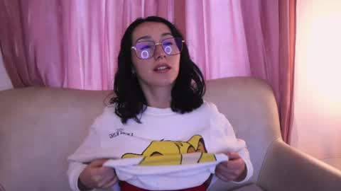 Snapshot of ginevra_esposito chatting on June 17, 2026, 12:18 pm Ginn online show from June 17, 2026, 12:18 pm