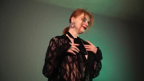 Snapshot of ginger_hugs chatting on January 4, 2025, 10:13 pm im expecting 350 thumbs up on my altar online show from January 4, 2025, 10:13 pm