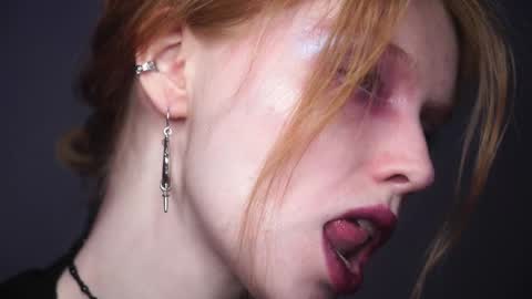 Snapshot of ginger_hugs chatting on February 3, 2025, 10:11 pm im expecting 350 thumbs up on my altar online show from February 3, 2025, 10:11 pm