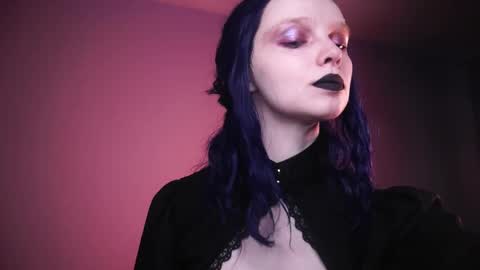 Snapshot of ginger_hugs chatting on February 14, 2025, 10:14 pm im expecting 350 thumbs up on my altar online show from February 14, 2025, 10:14 pm