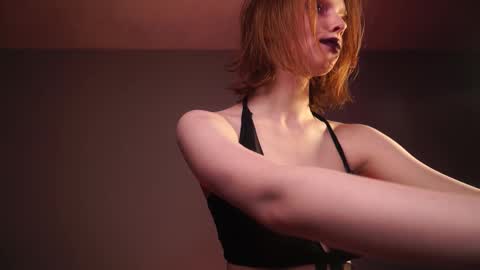 Snapshot of ginger_hugs chatting on February 18, 2025, 4:26 am im expecting 350 thumbs up on my altar online show from February 18, 2025, 4:26 am