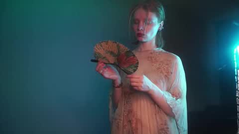 Snapshot of ginger_hugs chatting on September 19, 2025, 10:10 pm im expecting 350 thumbs up on my altar online show from September 19, 2025, 10:10 pm