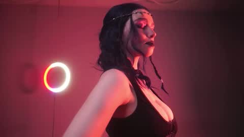 Snapshot of ginger_hugs chatting on October 1, 2025, 10:16 pm im expecting 350 thumbs up on my altar online show from October 1, 2025, 10:16 pm