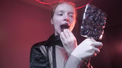 Snapshot of ginger_hugs chatting on October 2, 2025, 10:06 pm im expecting 350 thumbs up on my altar online show from October 2, 2025, 10:06 pm