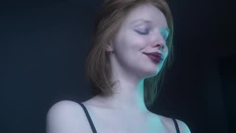 Snapshot of ginger_hugs chatting on October 10, 2025, 10:09 pm im expecting 350 thumbs up on my altar online show from October 10, 2025, 10:09 pm