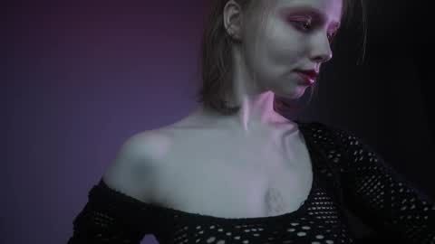 Snapshot of ginger_hugs chatting on October 21, 2025, 10:10 pm im expecting 350 thumbs up on my altar online show from October 21, 2025, 10:10 pm