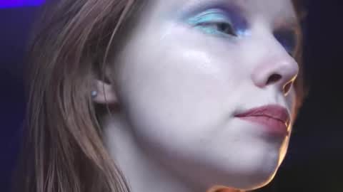 Snapshot of ginger_hugs chatting on November 18, 2025, 10:14 pm im expecting 350 thumbs up on my altar online show from November 18, 2025, 10:14 pm