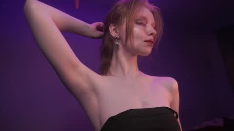 Snapshot of ginger_hugs chatting on December 15, 2025, 10:14 pm im expecting 350 thumbs up on my altar online show from December 15, 2025, 10:14 pm