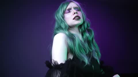        im expecting 350 thumbs up on my altar   online show from March 27, 2026, 10:09 pm