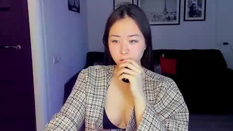 Ginny online show from February 25, 2025, 10:58 am