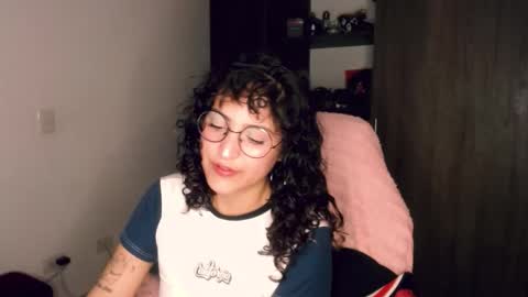 Snapshot of giny_bean chatting on February 19, 2026, 10:44 am giny_bean online show from February 19, 2026, 10:44 am