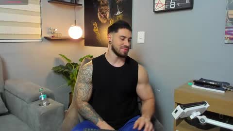 Snapshot of giorgio_leone2 chatting on May 1, 2026, 12:04 am Giorgio leone online show from May 1, 2026, 12:04 am