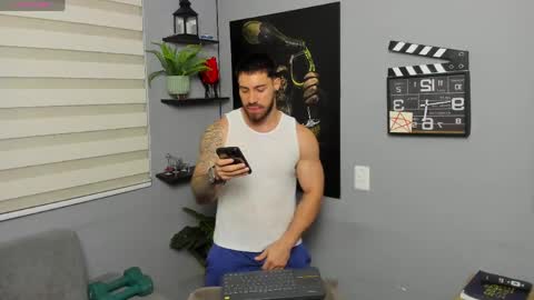 Snapshot of giorgio_leone2 chatting on May 17, 2026, 4:21 am Giorgio leone online show from May 17, 2026, 4:21 am