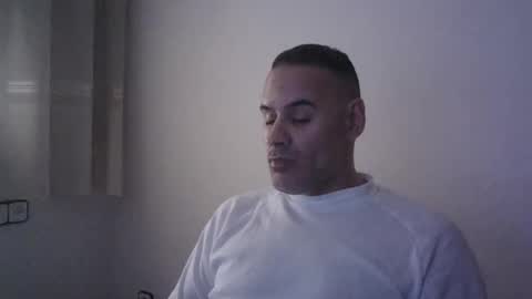 Snapshot of gioshadow chatting on January 2, 2025, 1:19 pm gioshadow online show from January 2, 2025, 1:19 pm