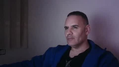 Snapshot of gioshadow chatting on January 10, 2025, 8:37 pm gioshadow online show from January 10, 2025, 8:37 pm