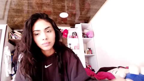 Snapshot of giovanna_oliveria chatting on February 25, 2026, 2:27 pm giovanna_oliveria online show from February 25, 2026, 2:27 pm