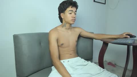 Snapshot of giraldo_giraldo chatting on November 10, 2025, 7:29 am Giraldo online show from November 10, 2025, 7:29 am