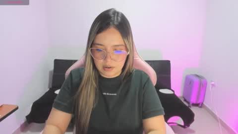 Alana online show from November 25, 2025, 9:59 pm