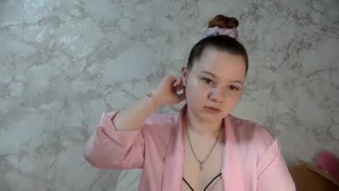 girl_cute07 online show from April 14, 2026, 5:30 pm