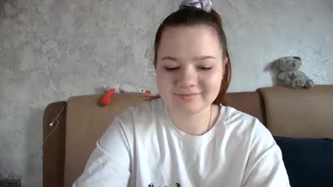 Snapshot of girl_cute07 chatting on April 30, 2026, 3:51 pm girl_cute07 online show from April 30, 2026, 3:51 pm
