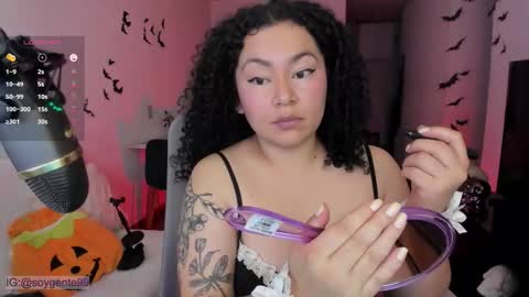 girl_inline online show from November 1, 2025, 12:01 am