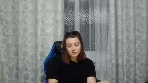 Snapshot of girl_leya chatting on January 31, 2025, 10:10 pm girl_leya online show from January 31, 2025, 10:10 pm