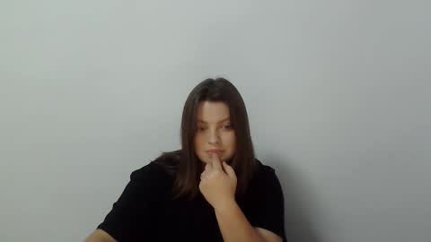 Snapshot of girl_leya chatting on October 29, 2025, 8:21 pm girl_leya online show from October 29, 2025, 8:21 pm