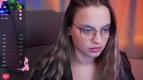 Snapshot of girl_peach_ chatting on December 6, 2024, 8:07 pm Kate online show from December 6, 2024, 8:07 pm